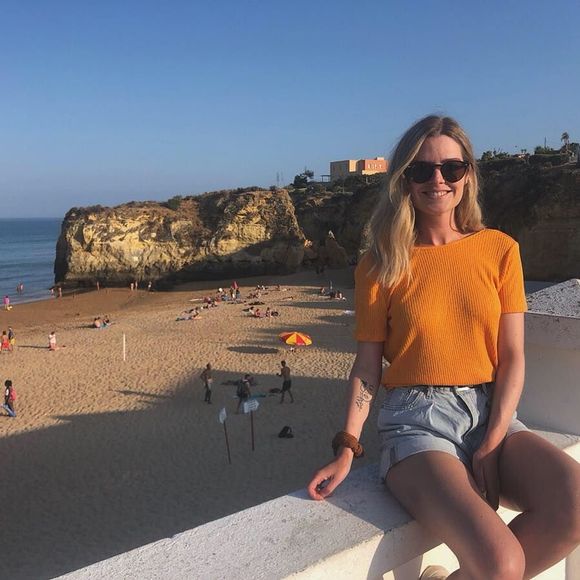 Meet your Posher, Christelle - Picture 1 of 1